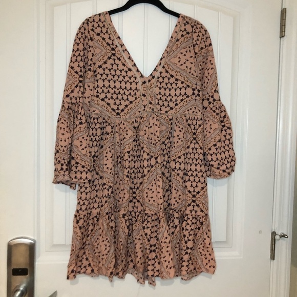 NWT Jaase Pink & Black Floral Print Ruffled Long Sleeve MIDI Dress Size Small - Picture 1 of 9